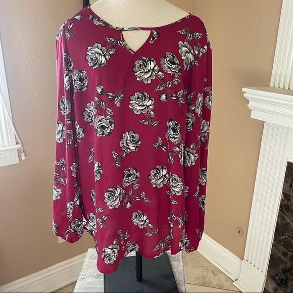 Torrid size 0 (large) keyhole floral blouse - Picture 3 of 9